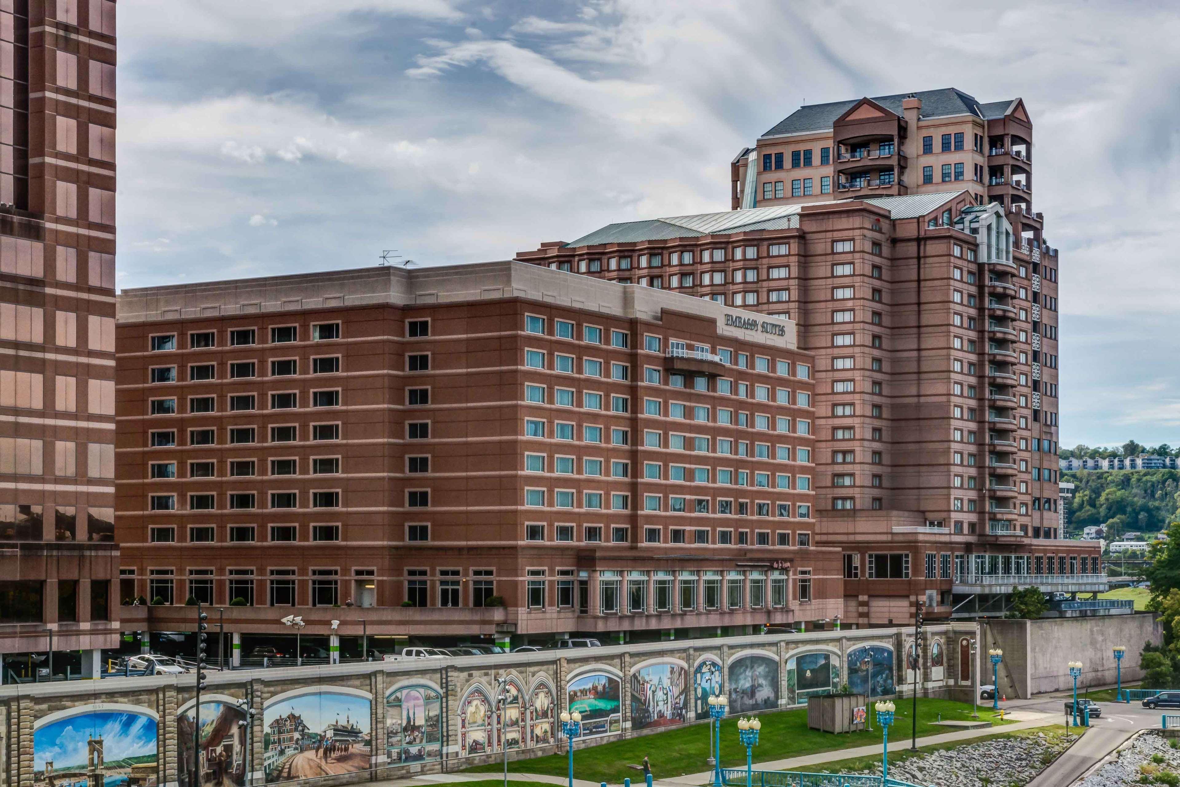 Embassy Suites Cincinnati - Rivercenter Covington Exterior foto